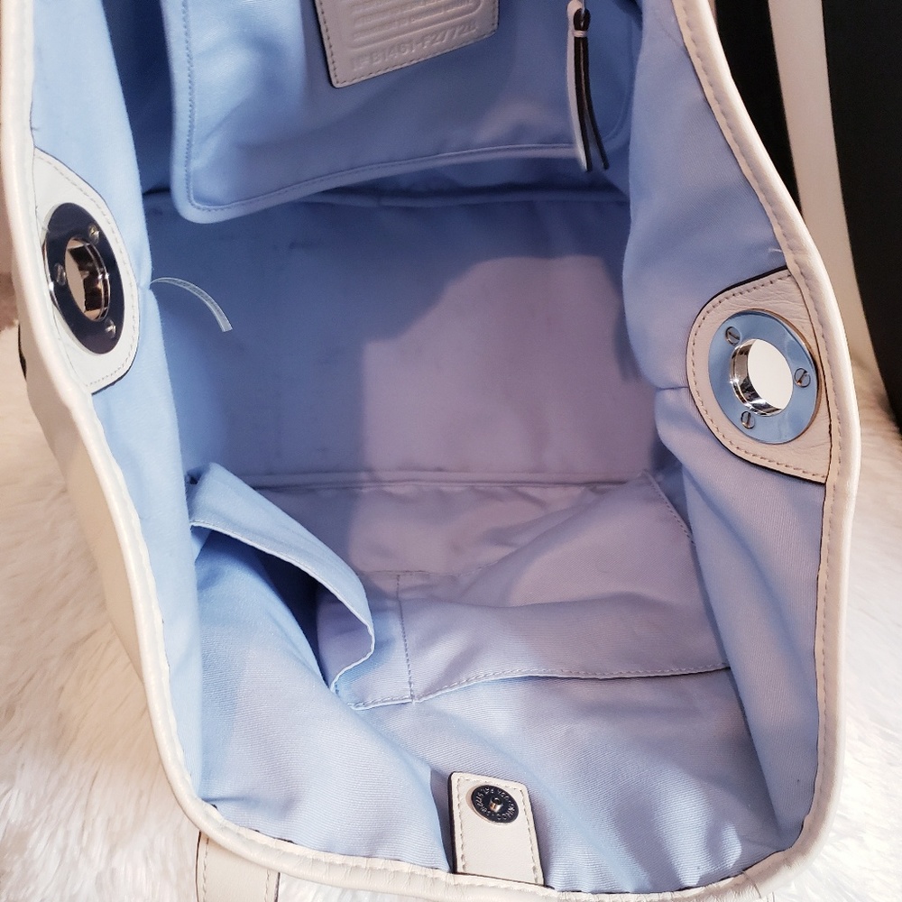Extra Pics.COACH Hadley Leather Tote - 🌹Listing 2 - Picture 7 of 8